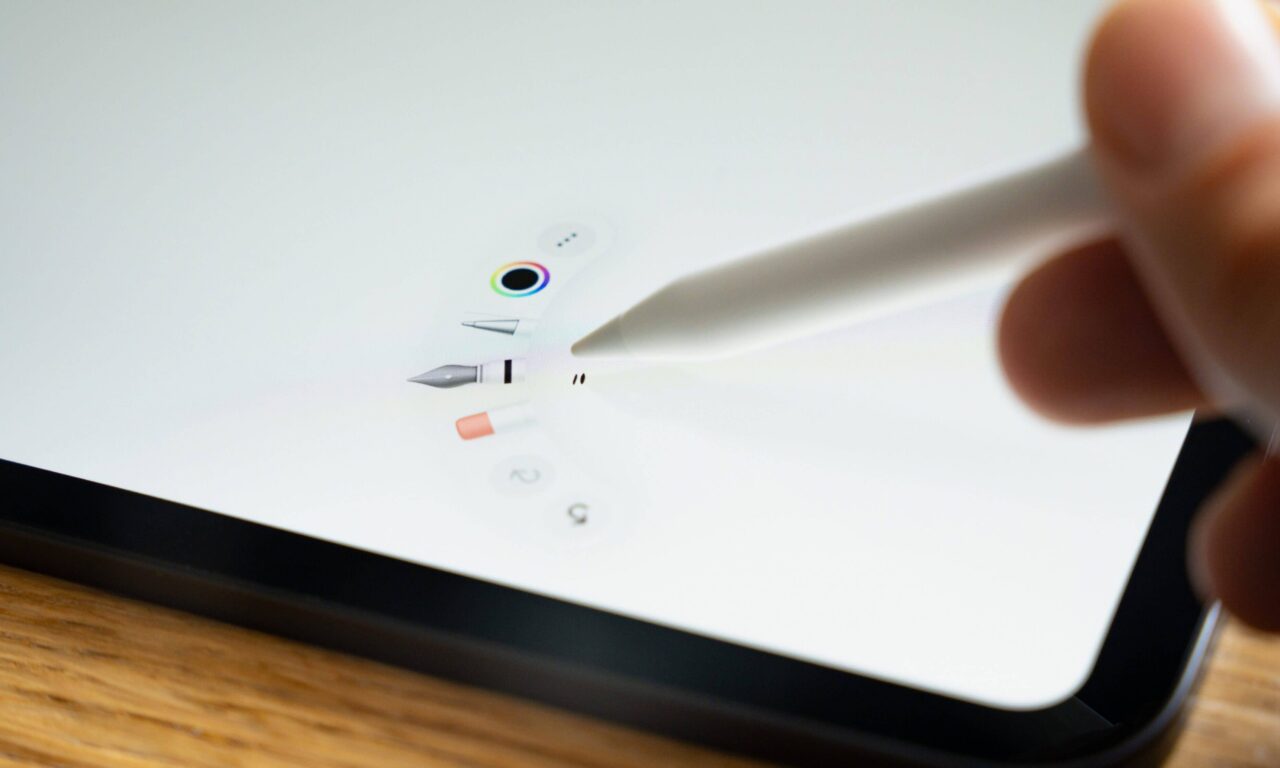 Apple’s M3 iPad Air Gets a $100 Price Cut Ahead of Black Friday