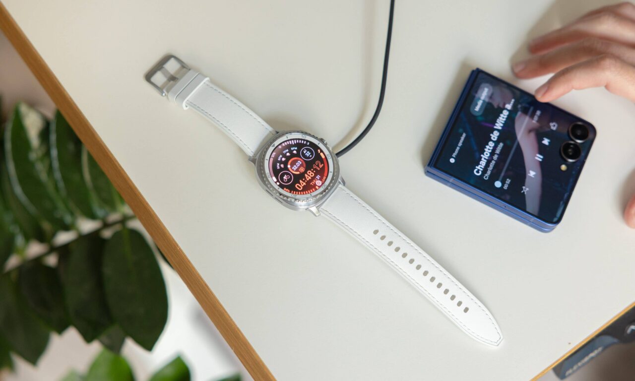 Samsung’s Elegant Watch Hits a New Record-Low Price, Save $80