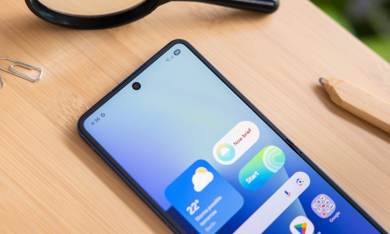 Galaxy Z Flip 7 Drops $267 for Black Friday