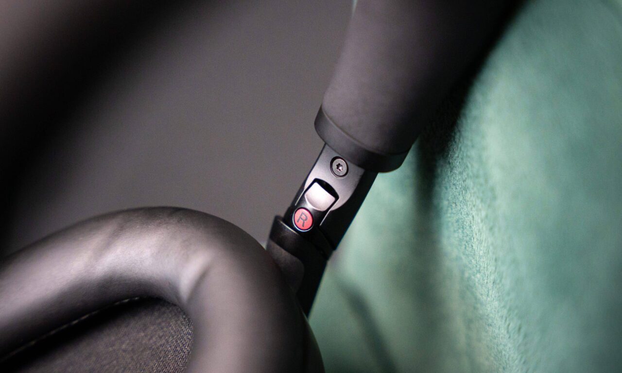 Sony’s WH-1000XM6 Headphones Plunge to Their Lowest Price