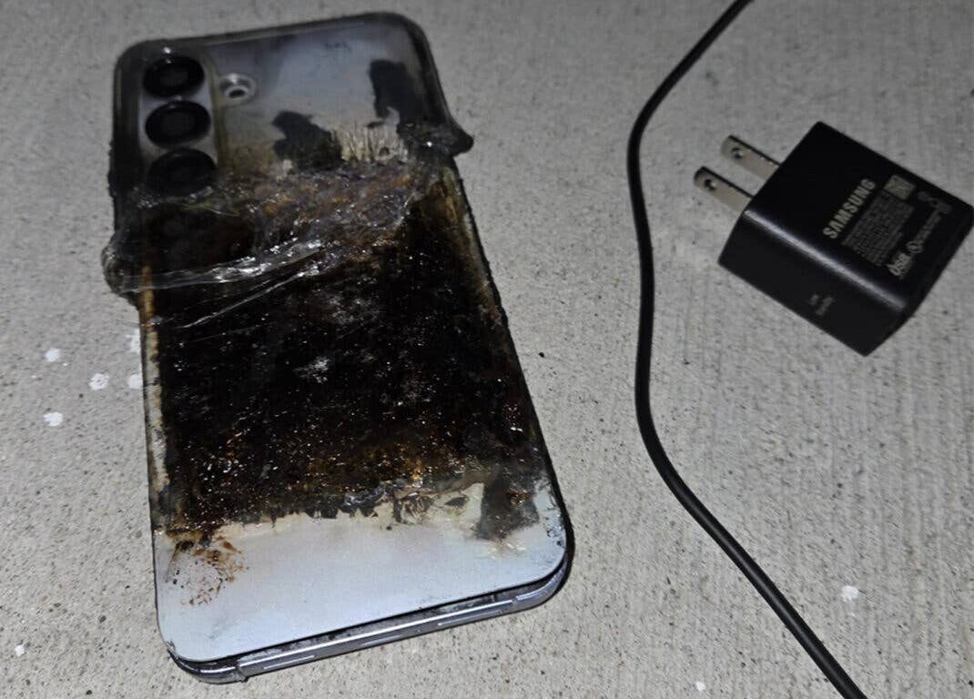 The Note 7 Returns? Samsung Phones Are Suddenly Catching Fire Again