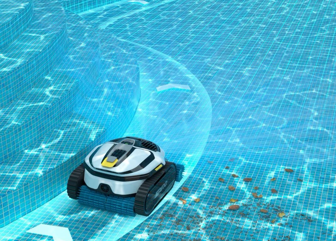 This pool robot achieves what all others fail to do.