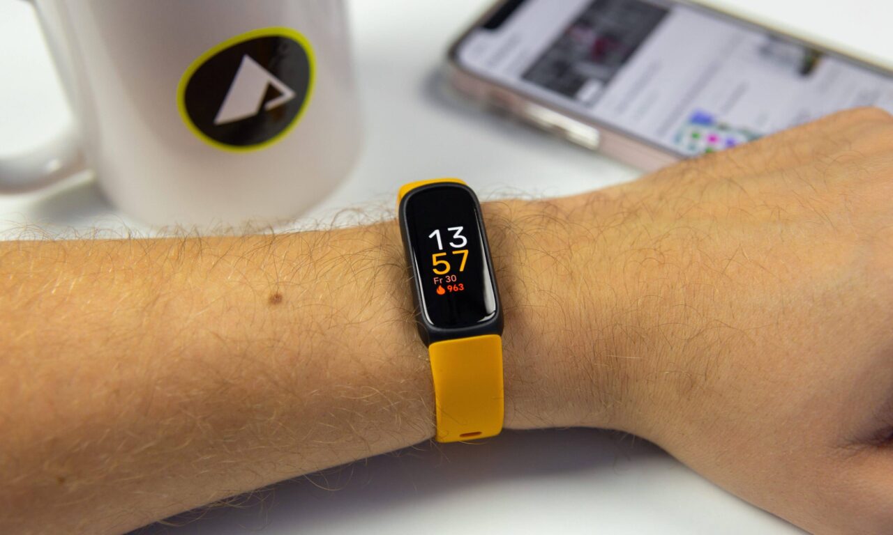 Our Favorite Fitbit Tracker is Back to Its Lowest Price $69, Save 30%