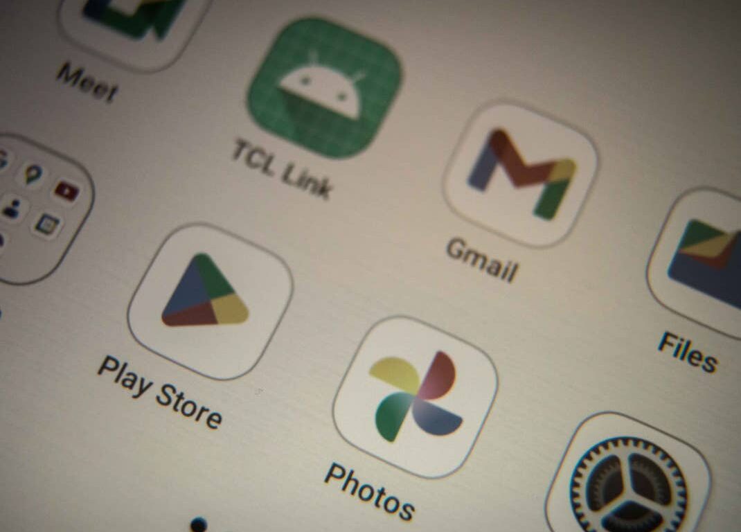 This Smartphone Changes the Way You See