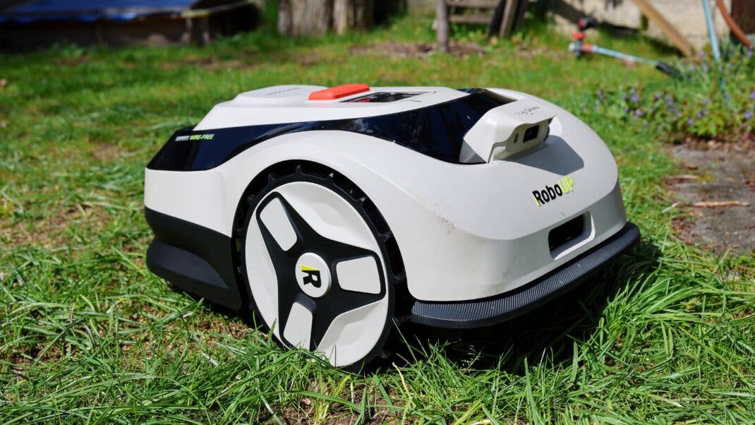 Ein 500-Euro-Mähroboter schafft, was viele versprechen, aber nicht halten