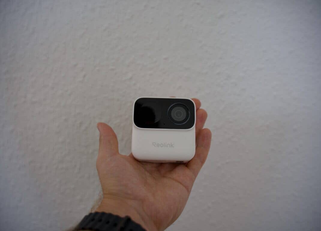Eine Überwachungskamera, getarnt als Actioncam