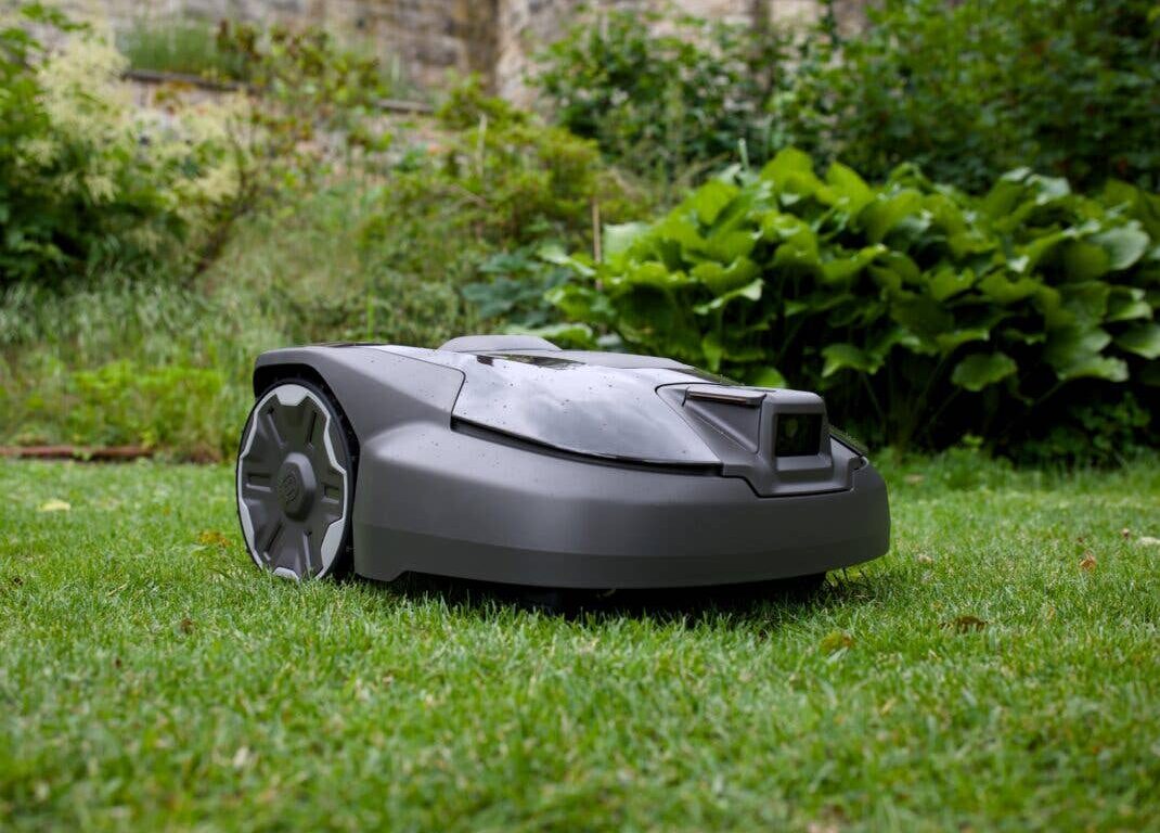 Jeder Mähroboter-Nutzer sollte jetzt dringend handeln